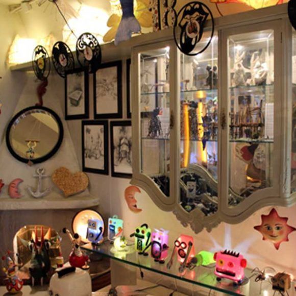 Give your support to arts and crafts