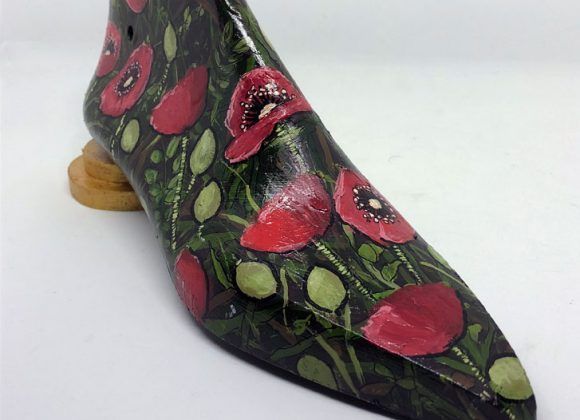 Exposición “Upcycling Shoes” Artistas Solidarios