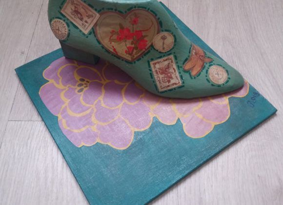 Exposición “Upcycling Shoes” Artistas Solidarios